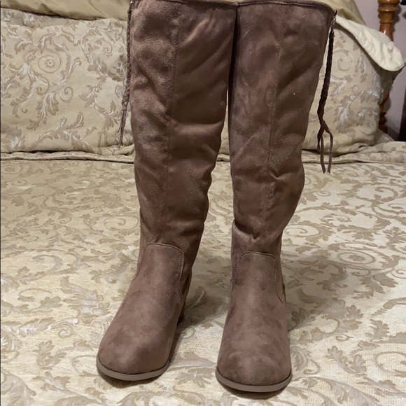 Brand New without Tags BOOTS 8 - Picture 2 of 11